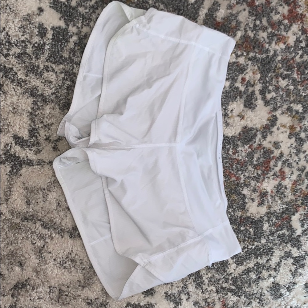 White lululemon shorts